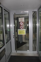 Eingang zum Kontrollbereich Eingang zum Kontrollbereich